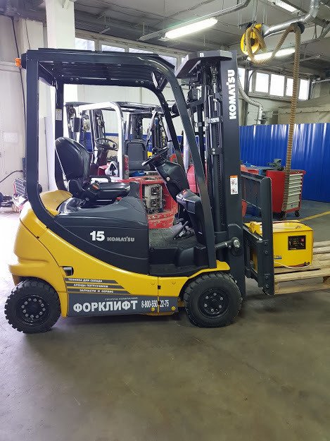 Аренда вилочного погрузчика KOMATSU
