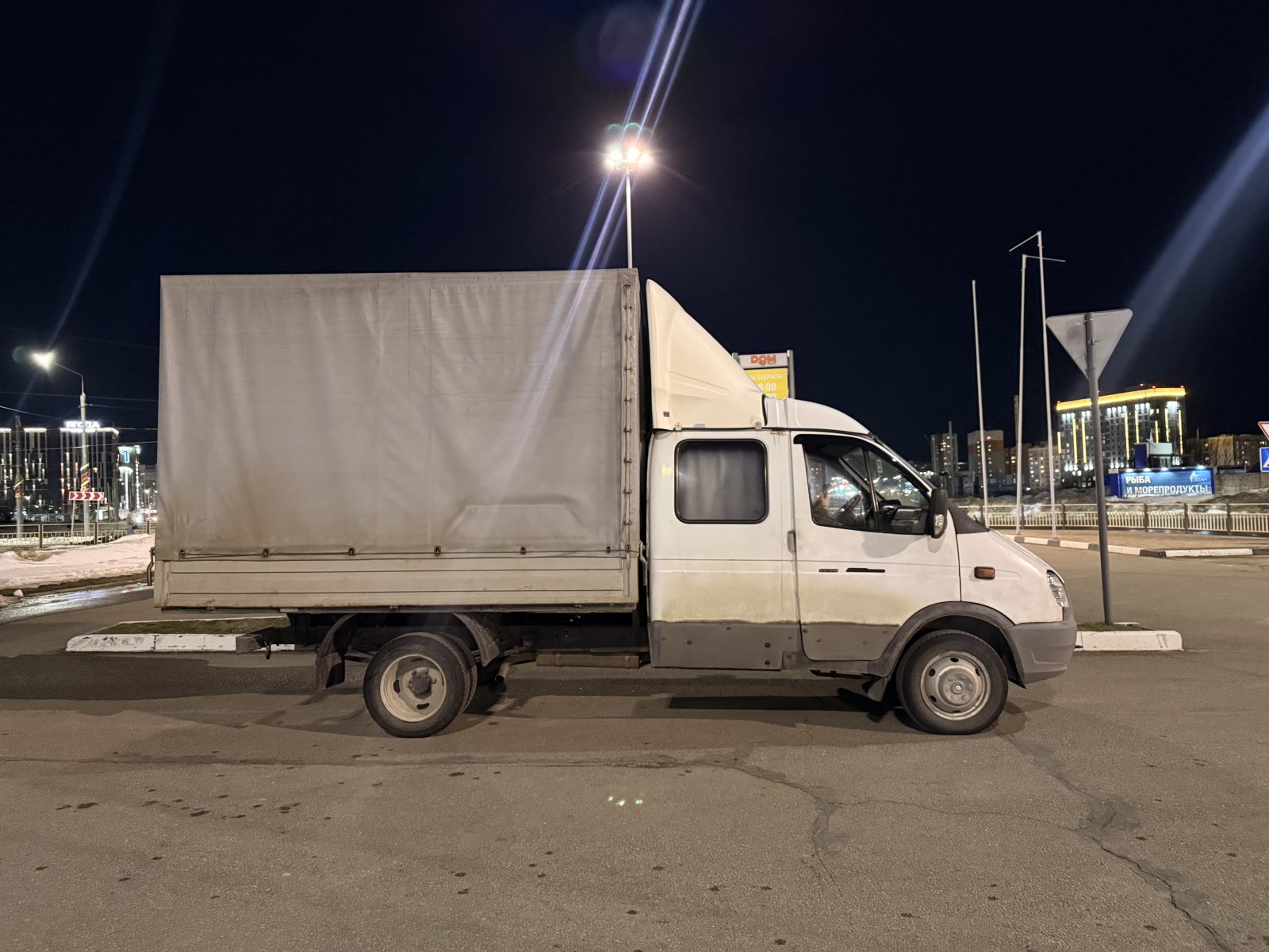 Перевозка грузов до 2 тн с местами для пассажиров