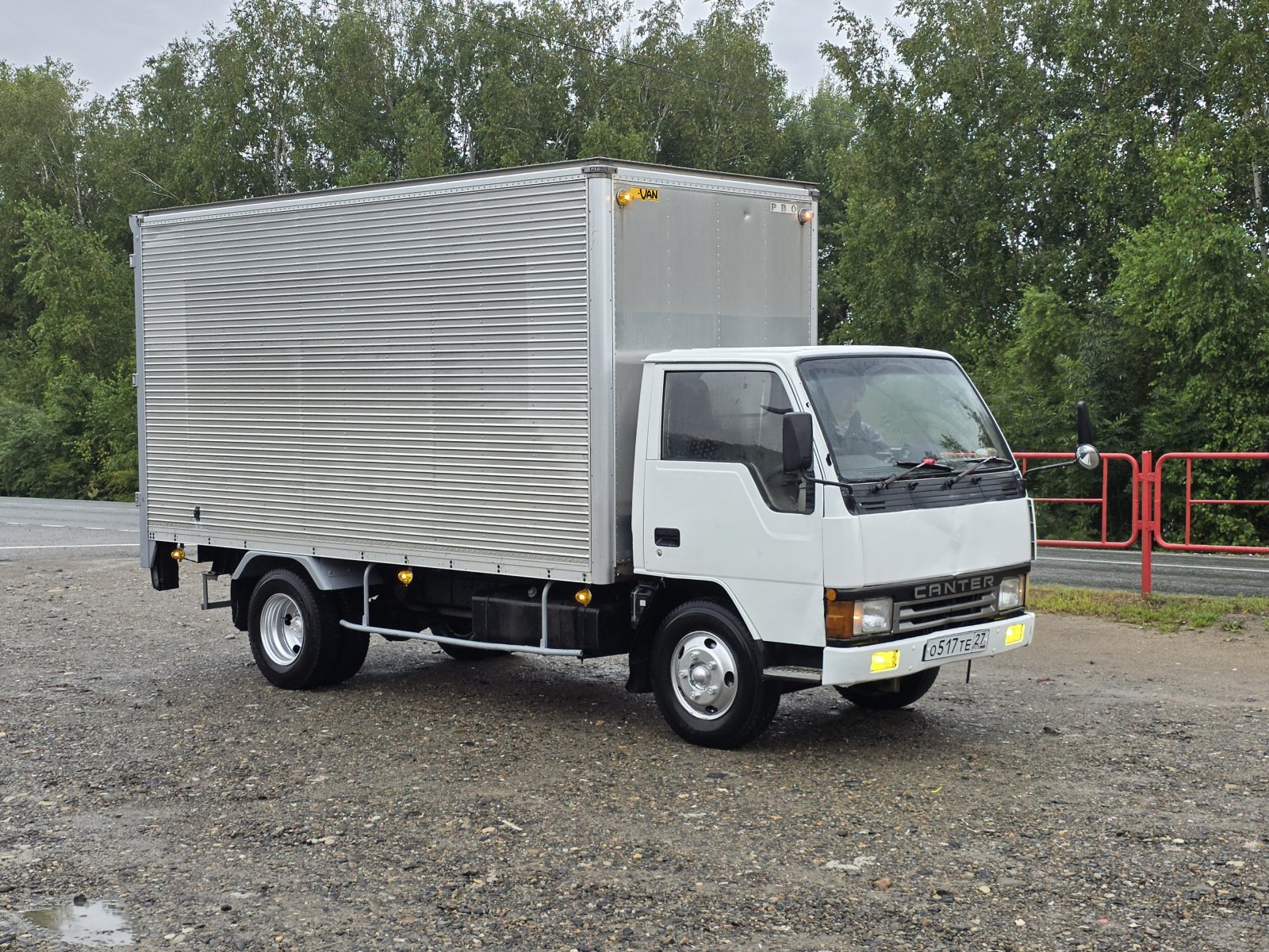 Грузоперевозки, переезды а/м Mitsubishi Canter. Грузчики