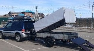Прицеп легковой закрытый с аппарелями/ сходнями