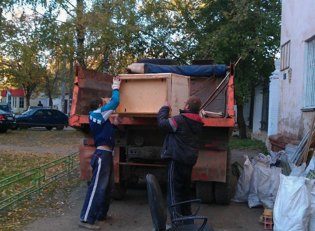 Вывоз мусора с погрузкой