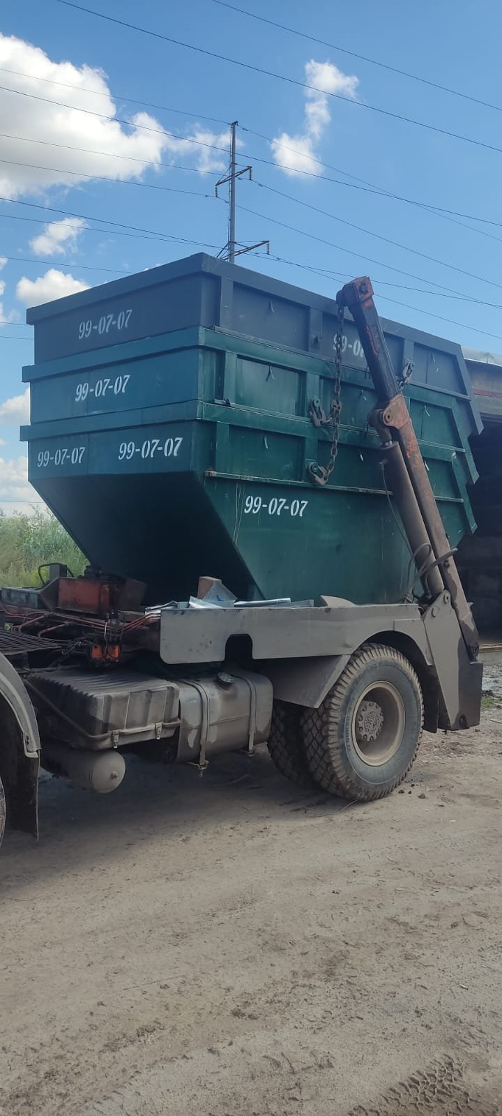 Вывоз мусора контейнерами и газелями. Грузчики