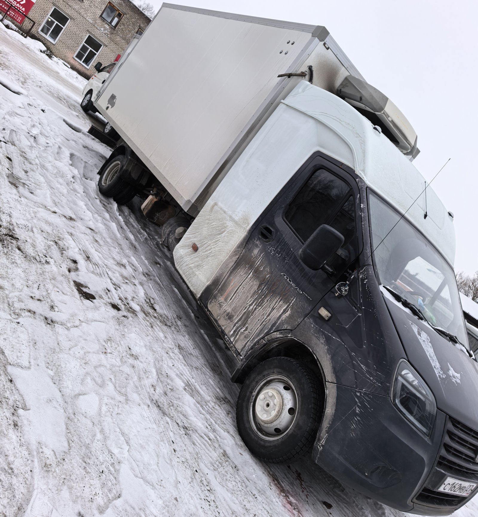 Грузоперевозки с крепежными ремнями и переезды