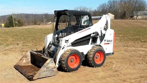 Аренда мини- погрузчика Bobcat. Ковш, щетка, вилы