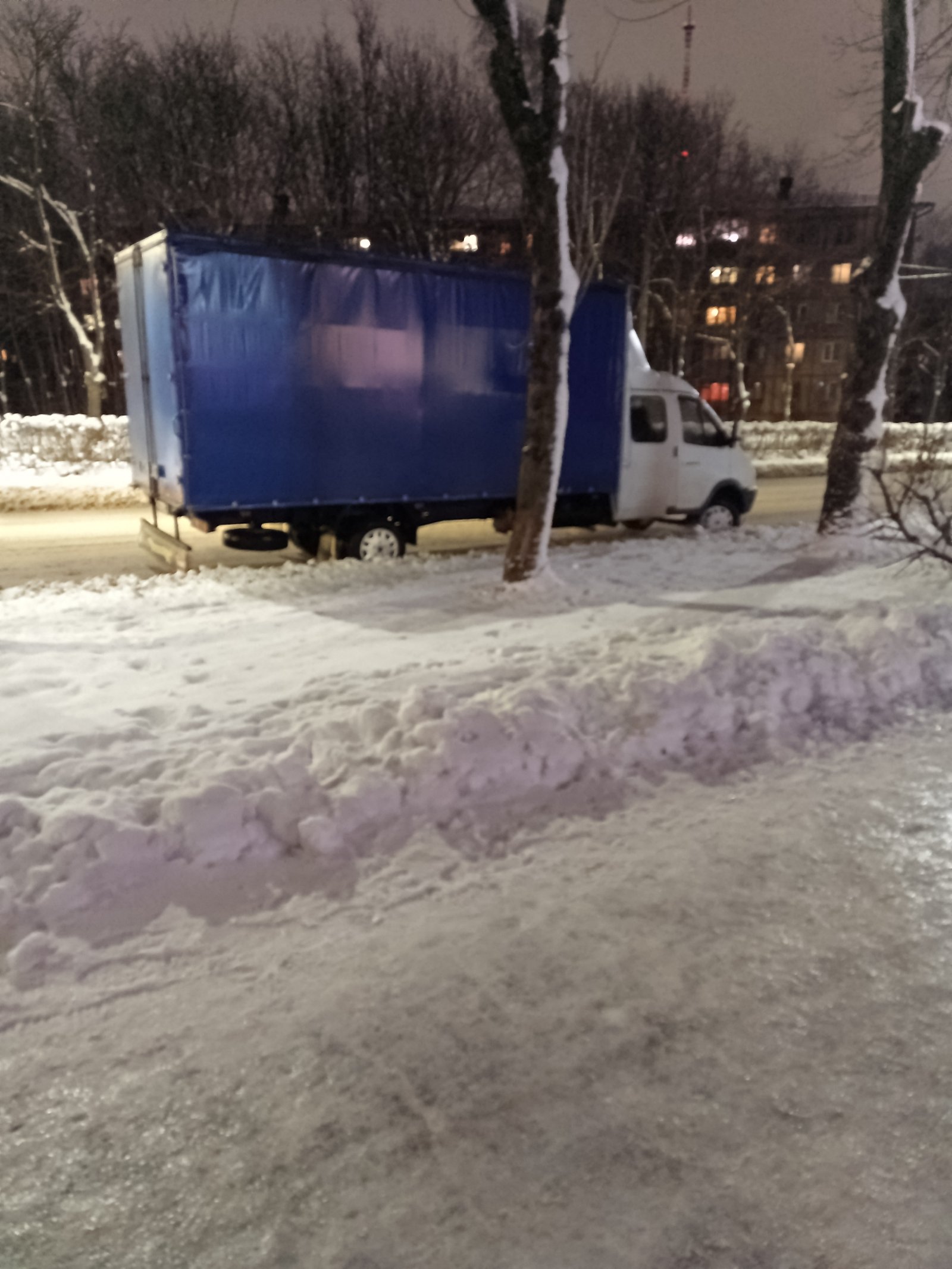 Возьму груз для грузоперевозки. Боковая верхняя