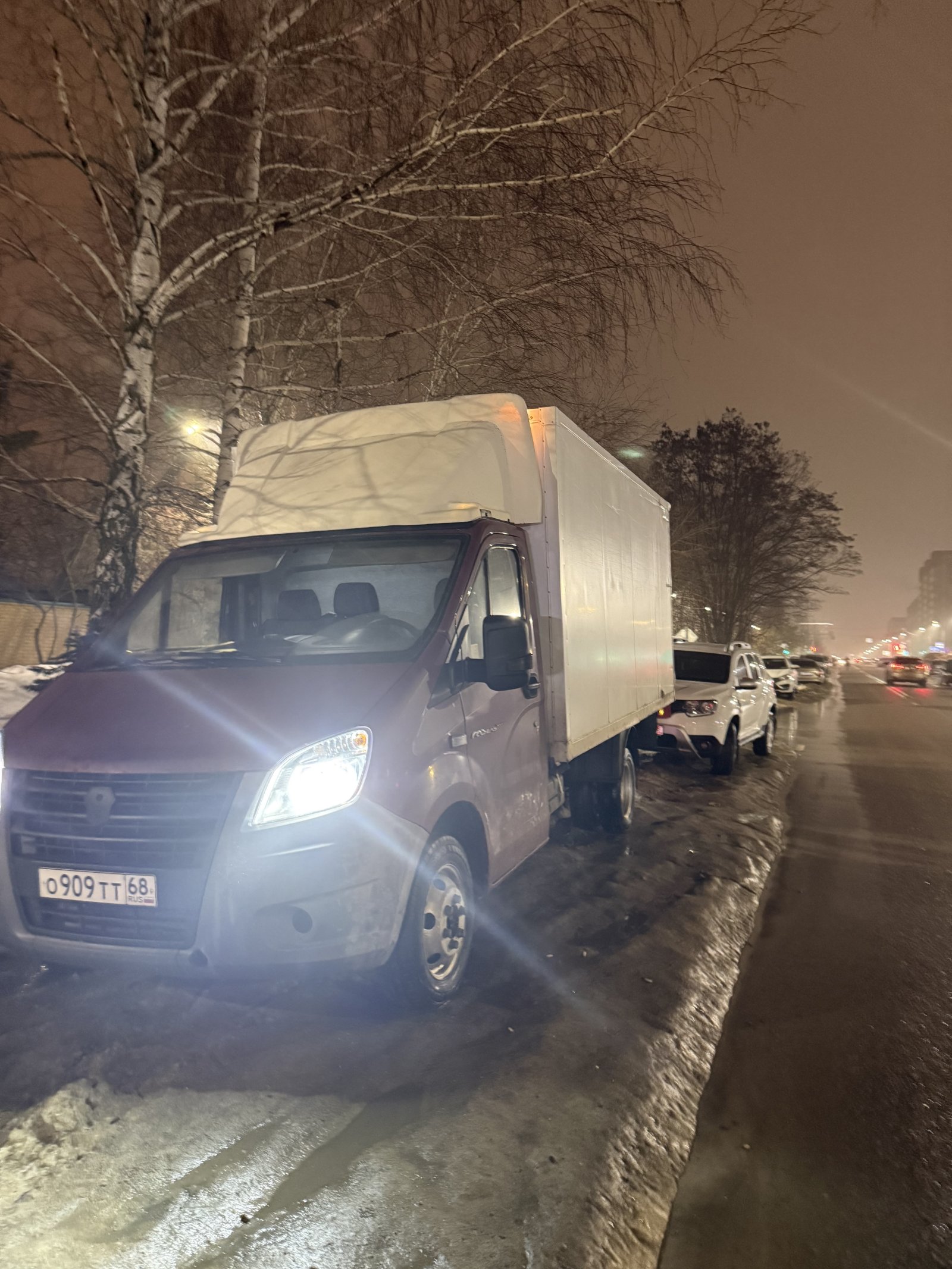 Перевозка грузов в изометрическом фургоне
