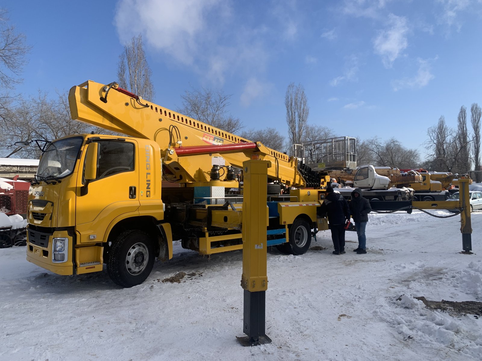 В аренду автовышка 18-22-28-32-36-45 м