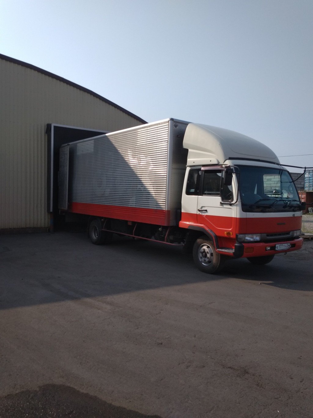 Грузоперевозки 5тонн. Грузовой фургон аренда