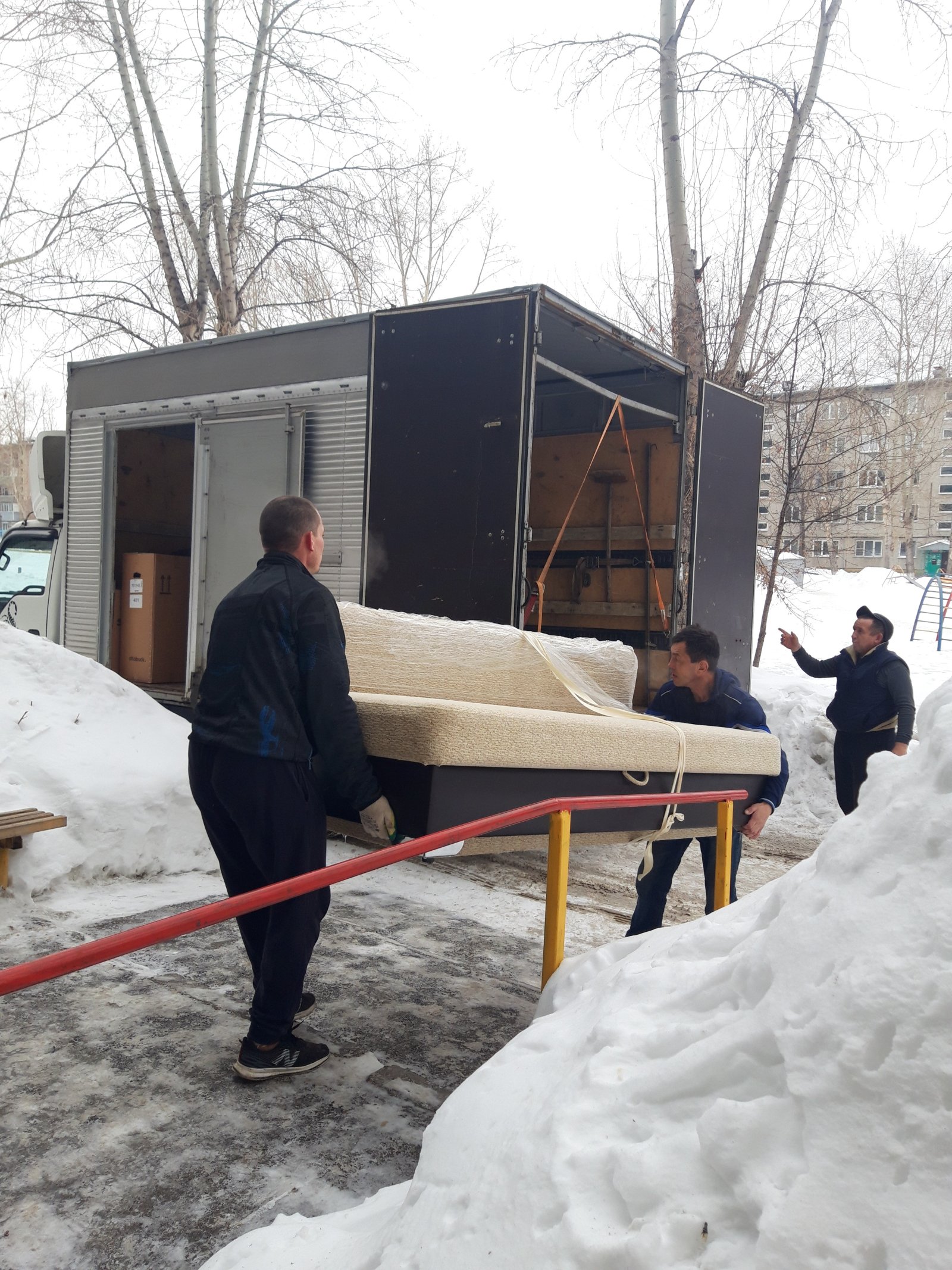 Грузоперевозки от ГАЗели до КАМАЗа. Грузчики- профи