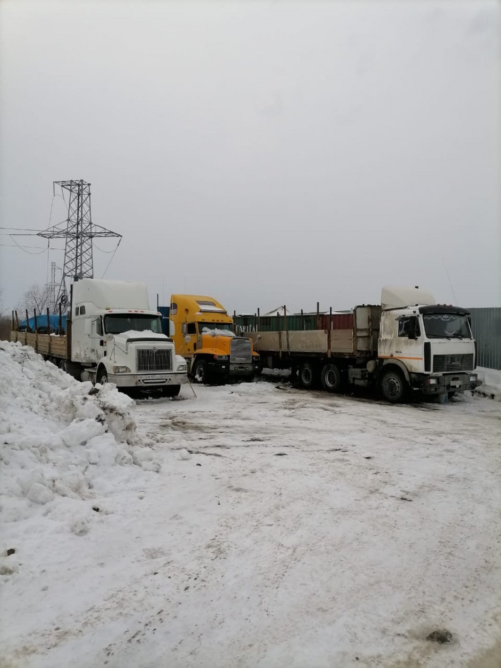 Перевозка грузов по Сахалину. Бортовые полуприцепы