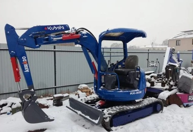 Миниэкскаватор Kubota RX-302 и плинировочный ковш