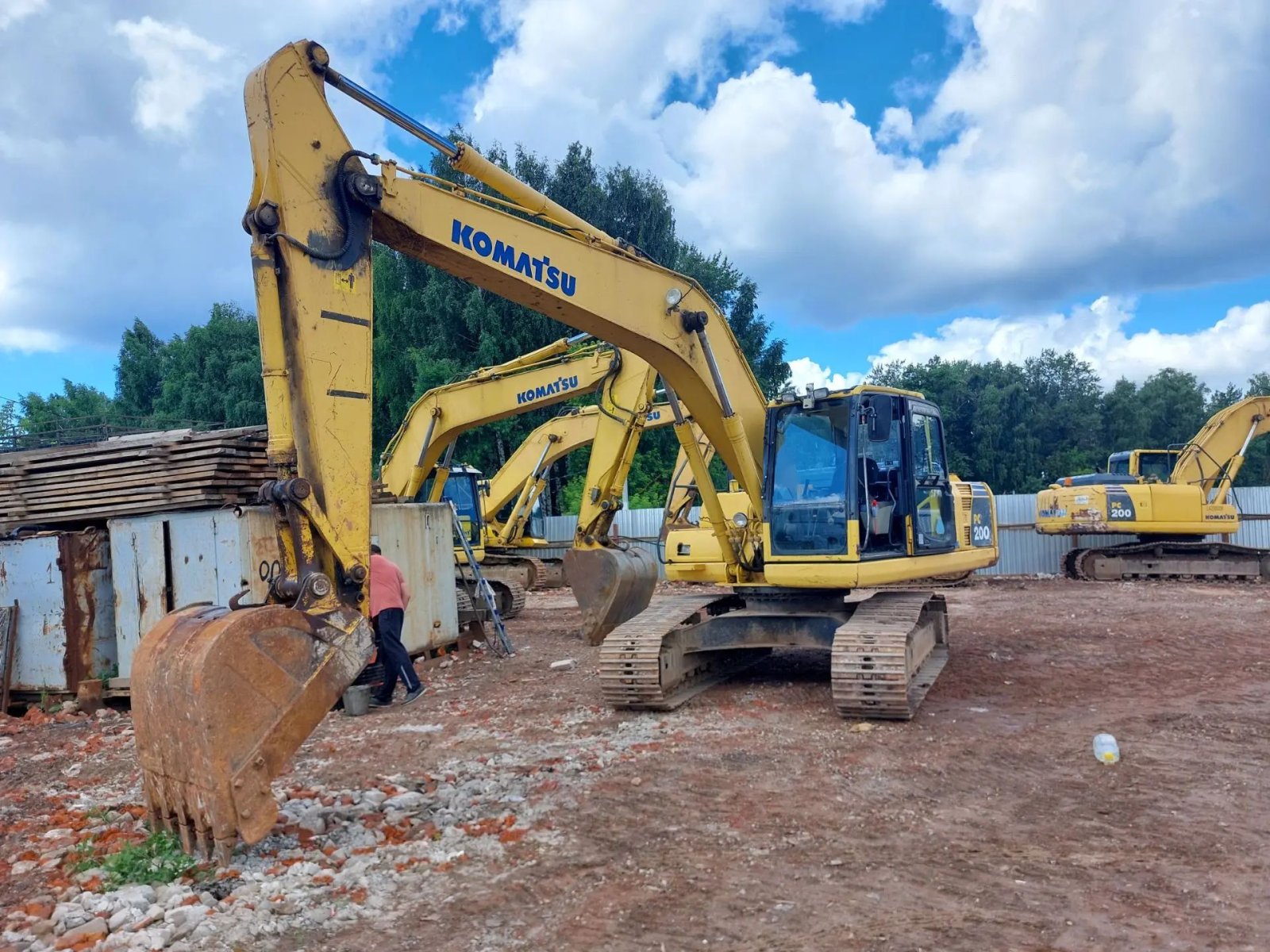 Услуги экскаватора Komatsu PC200, PC220, PC300