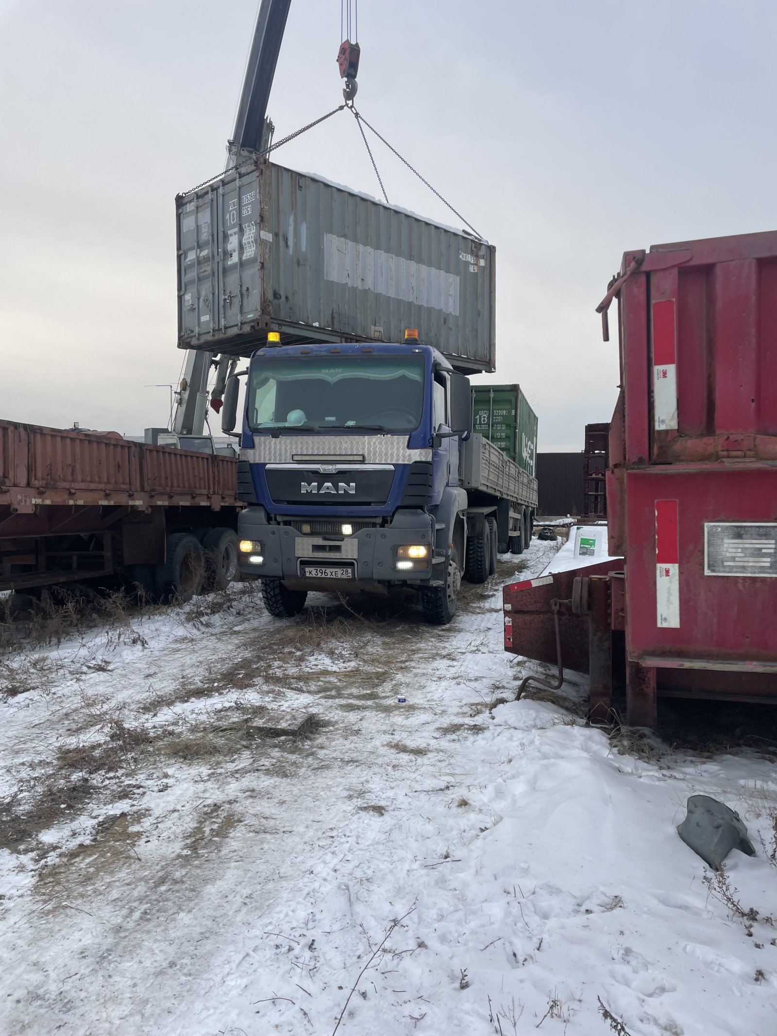Грузоперевозки полуприцепом бортовым с кониками