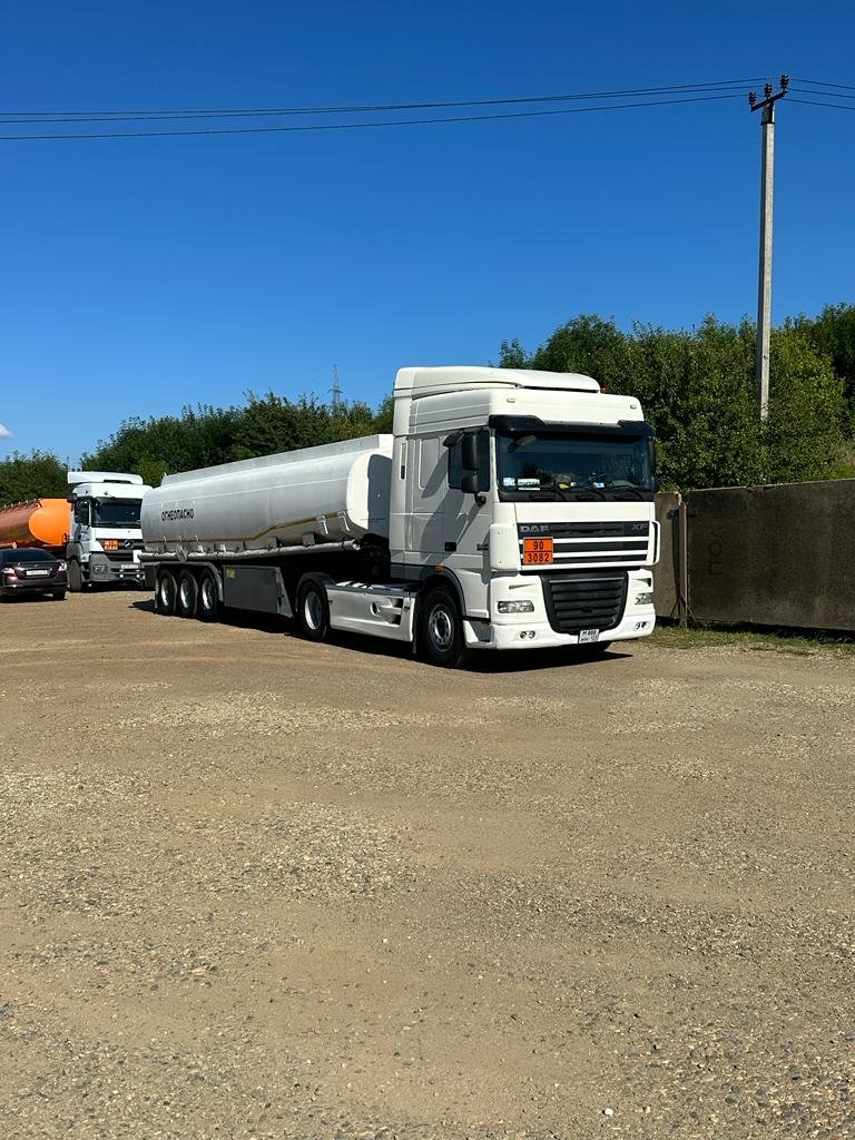 Перевозка топлива, ГСМ бензовозом DAF XF 105 9-ть секций
