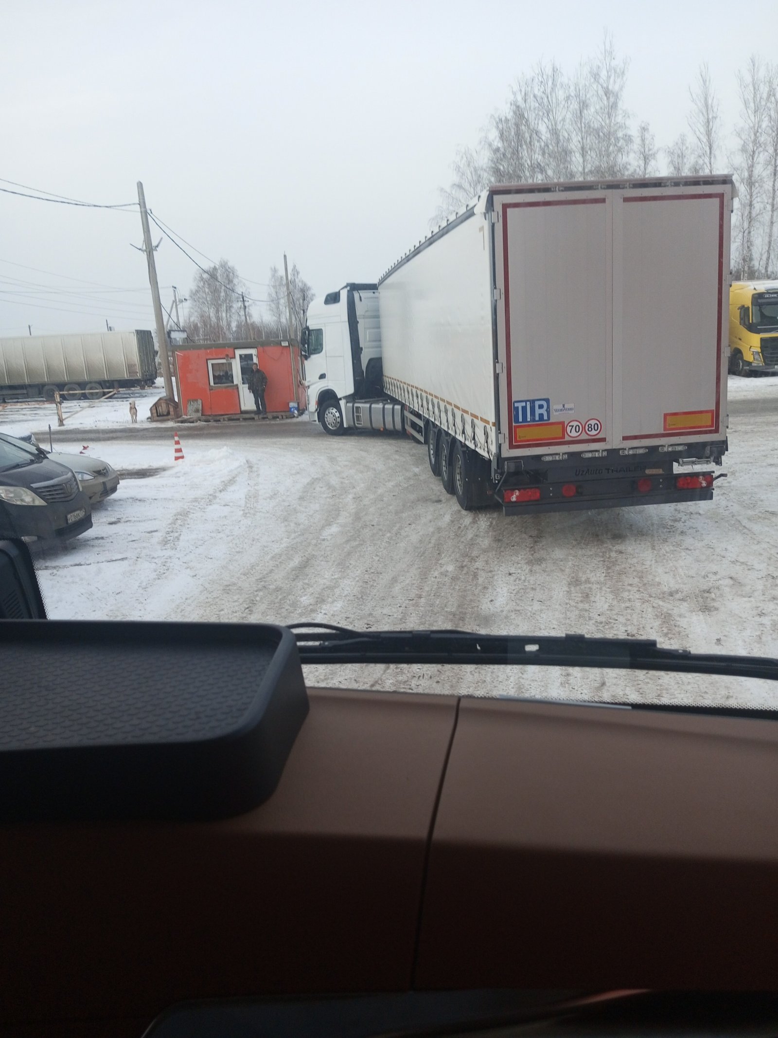 Грузоперевозки новые машины и прицепы