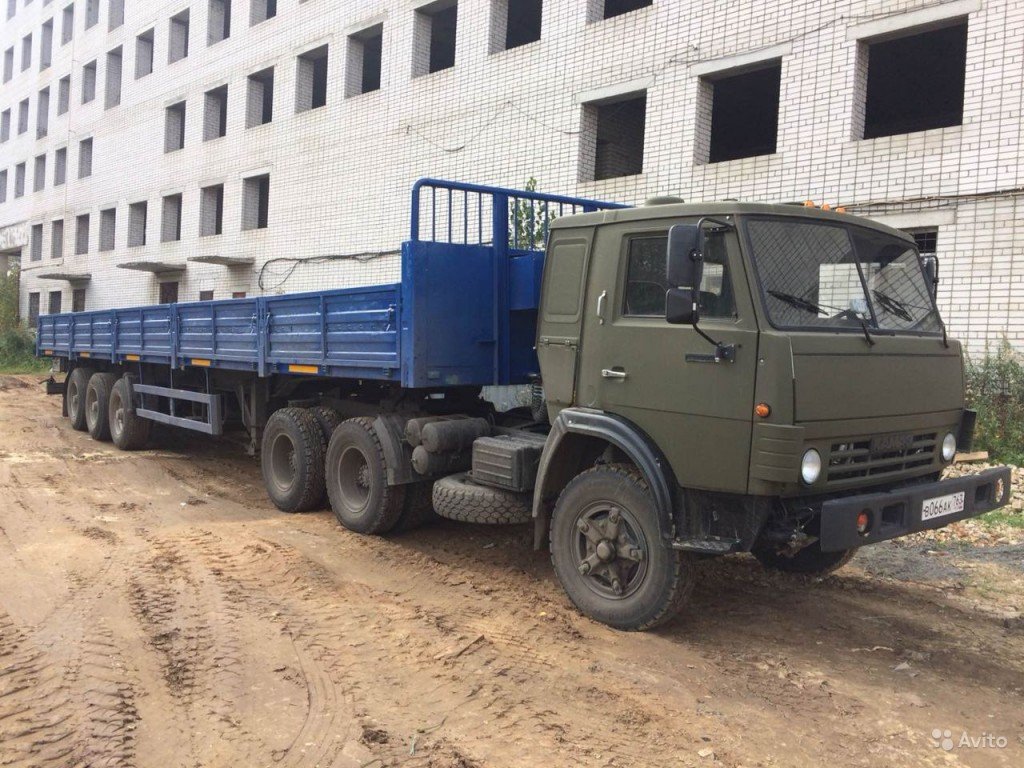 Длинномер шаланда бортовой. Грузоперевозки