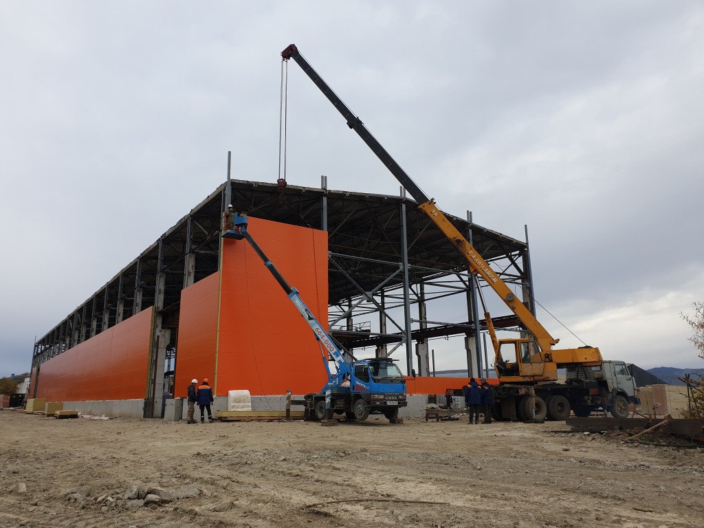 Аренда японских автовышек MMC-CANTER с поворотной люлькой