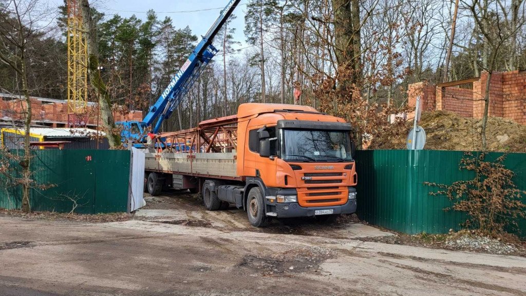 Длинномер, бортовой полуприцеп с КМУ услуги