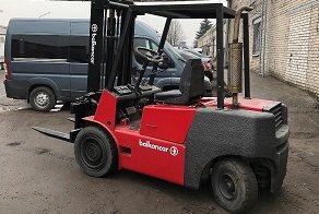 Погрузчик вилочный в аренду