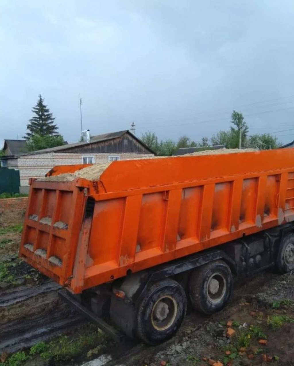 Перевозка песок, щебень, щепа до 24 м3