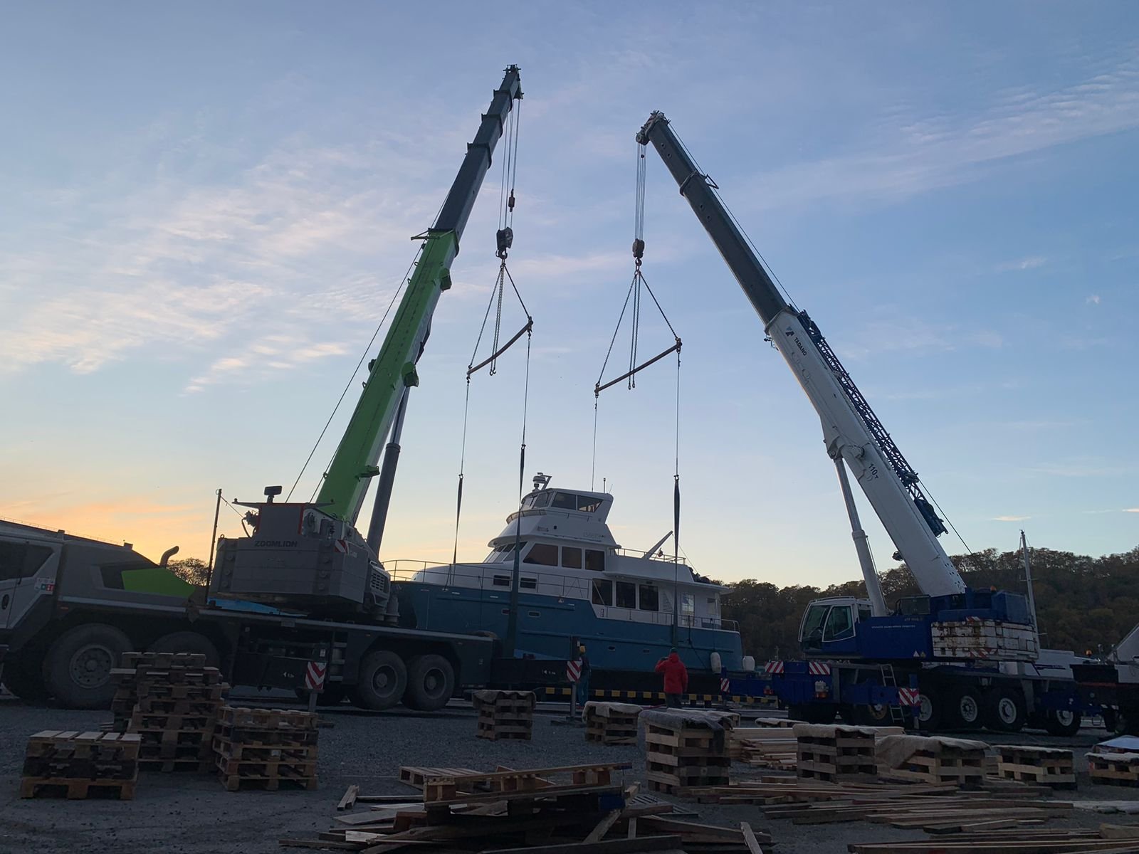 Услуги автокрана 25, 35, 50, 80, 110 тонн