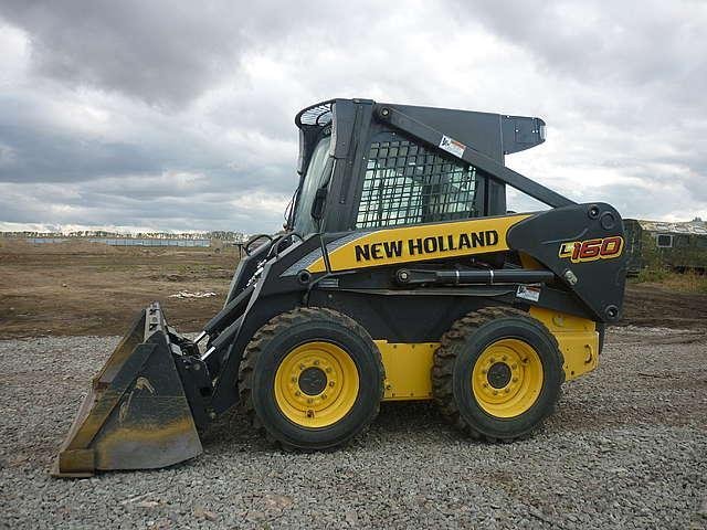 Аренда мини-погрузчика New holland l160. Уборка снега