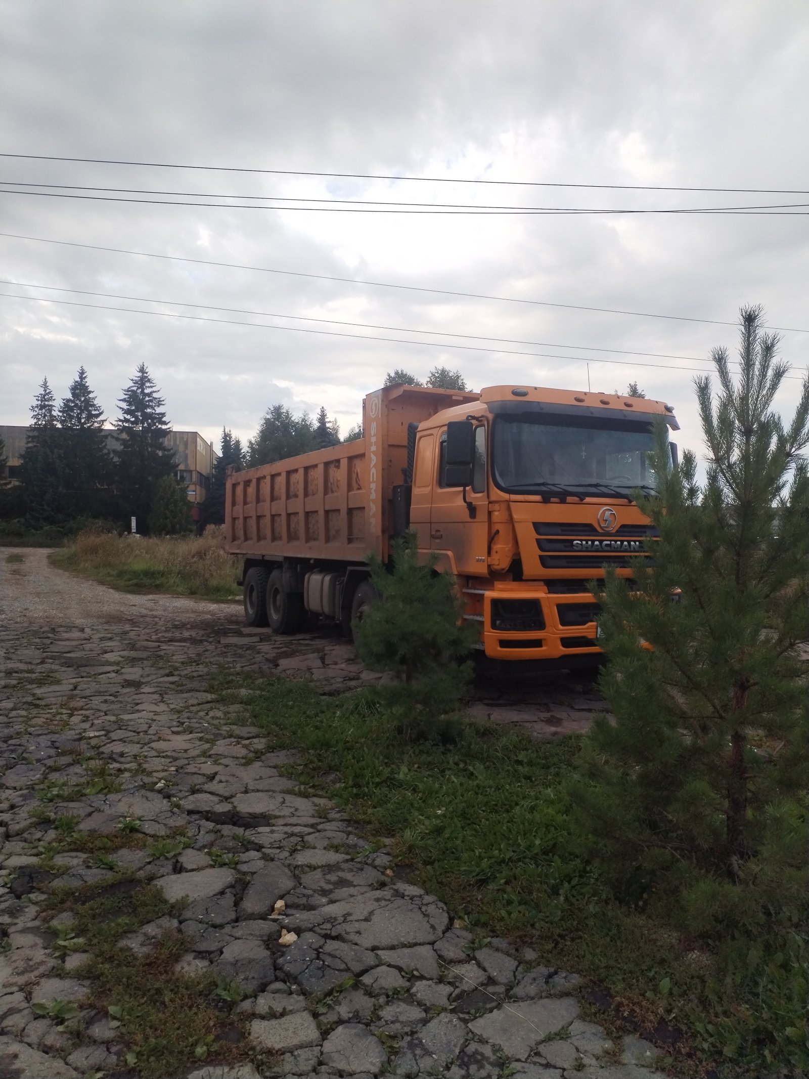 Услуги самосвала шахман. Доставка песка щебня