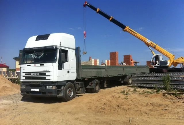 Длинномер полуприцеп площадка бортовой 13. 6 метров