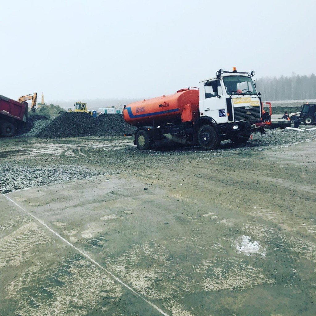 Подвоз воды поливомоечная машина кдм