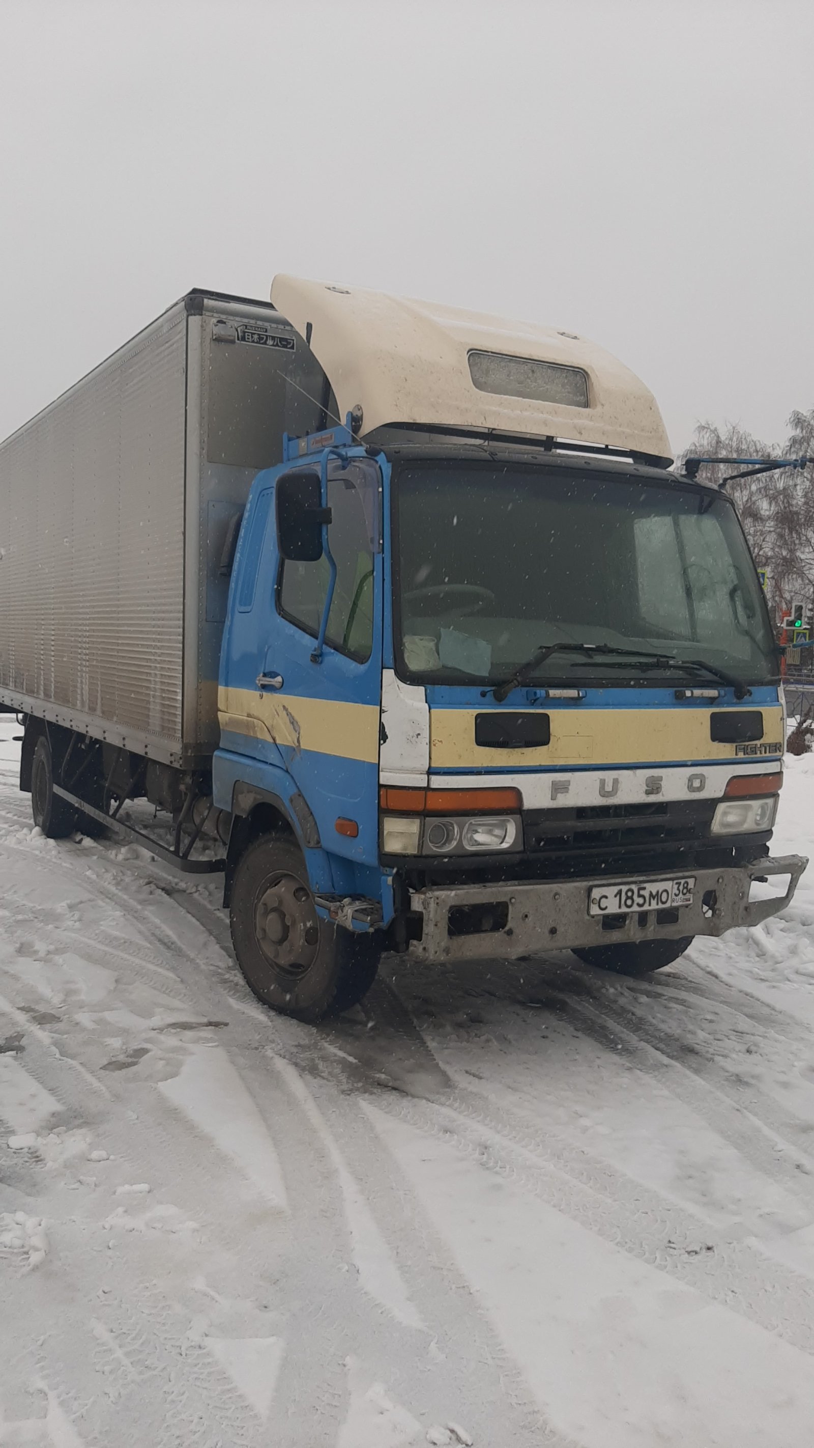 Грузоперевозки, грузовой фургон с гидробортом