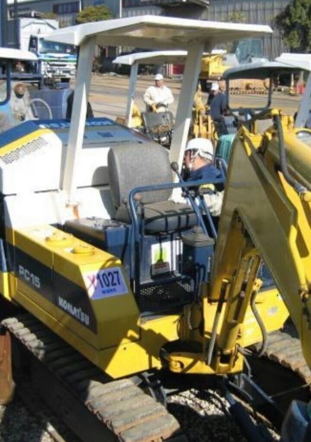 Услуги аренды мини экскаватора Komatsu