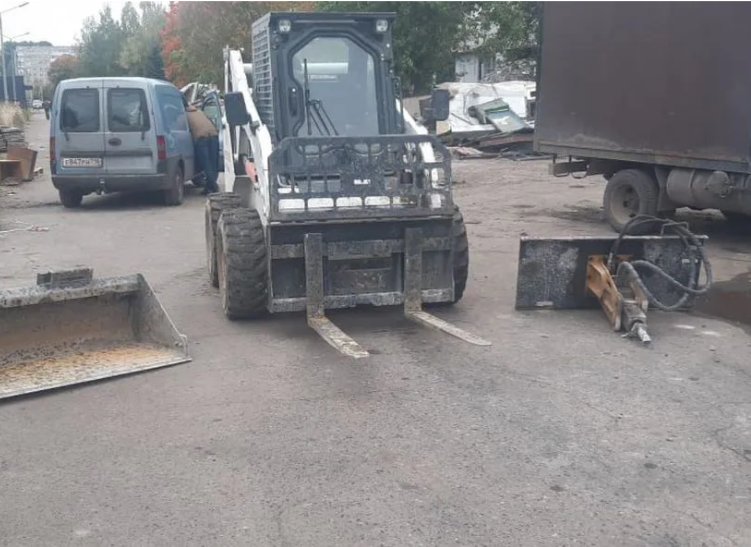 Погрузчик фронтальный, вилочный, гидромолот