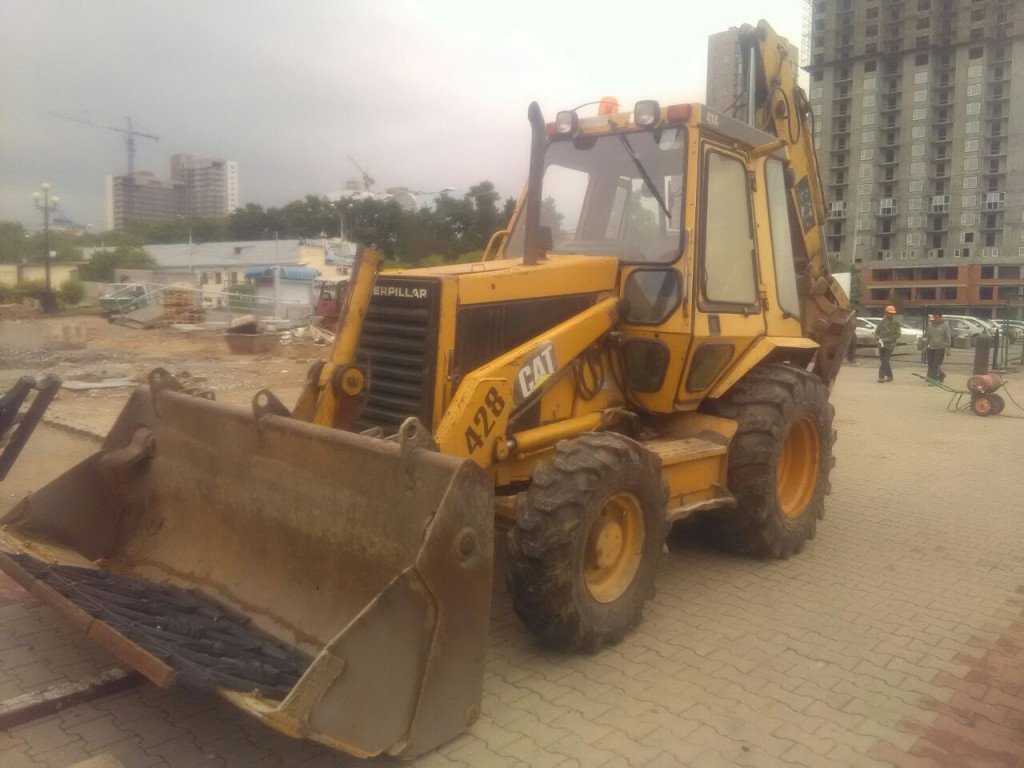 Услуги экскаватора-погрузчика. Планировка. Копка