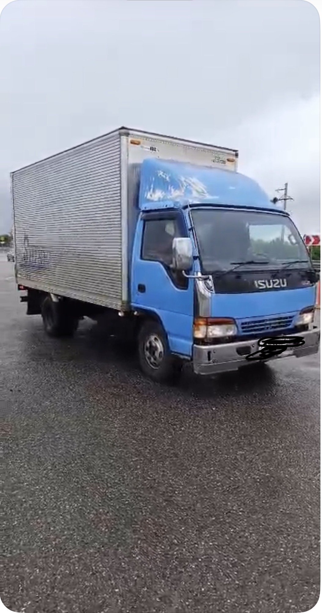 Возьму попутный груз на Isuzu elf с фургоном