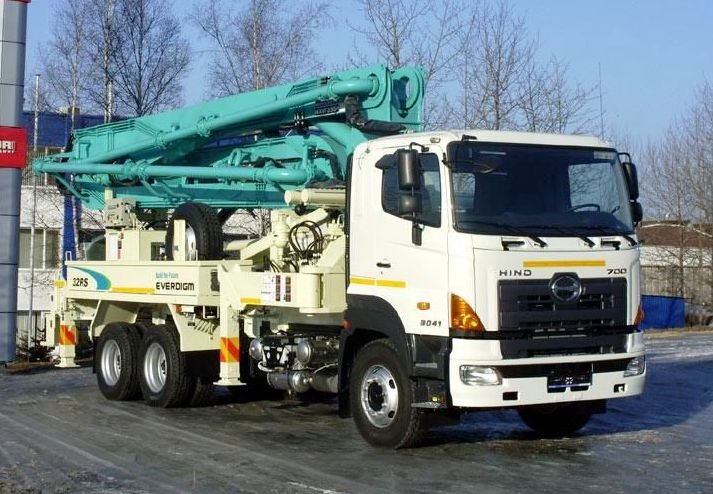 Бетононасос аренда 15-52 метров. Бетон с доставкой