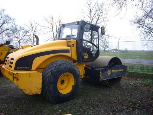 Аренда грунтового катка JCB VM 115D массой 12 тон