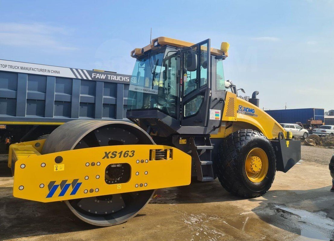 Каток грунтовый XCMG XS 163 в аренду