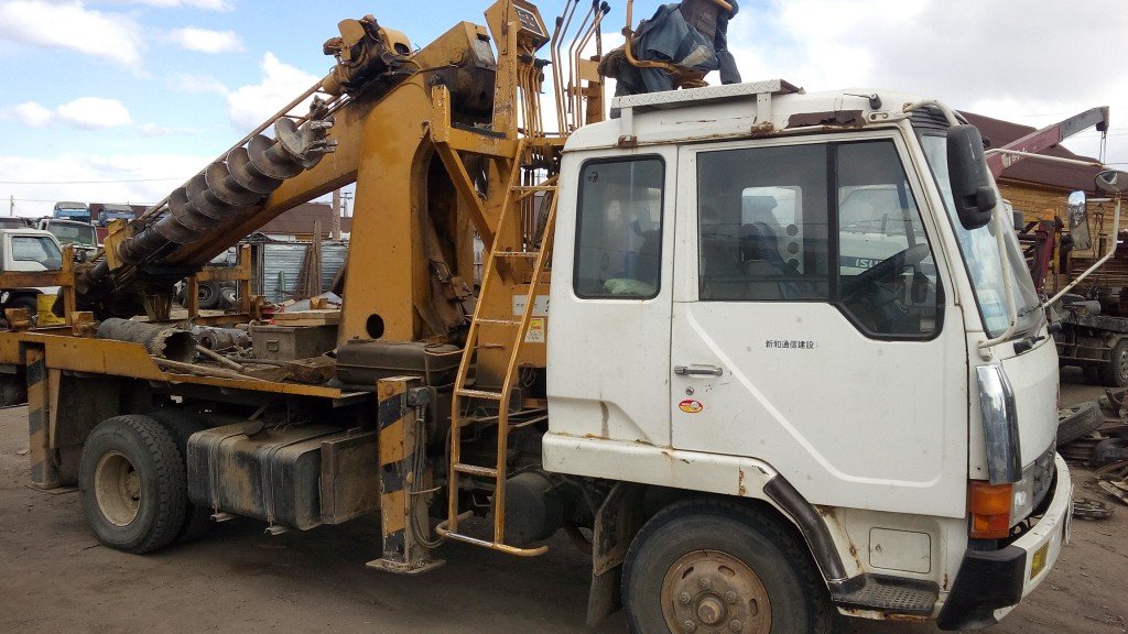 Аренда ямобура FUSO CANTER