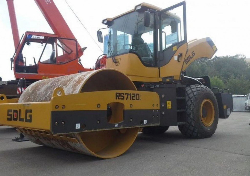Сдам в аренду грунтовый виброкаток sdlg RS7120