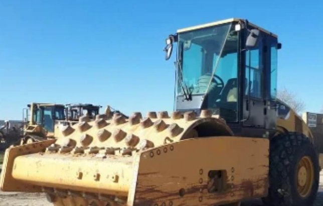 Сдаю в аренду двухвальцовый каток Caterpillar
