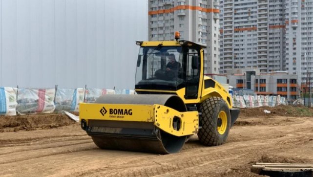 Аренда двухвальцового катка Bomag DW213D5