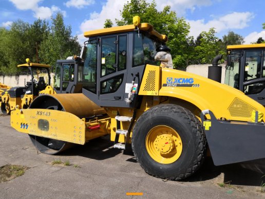 Аренда грунтового катка XCMG XS143