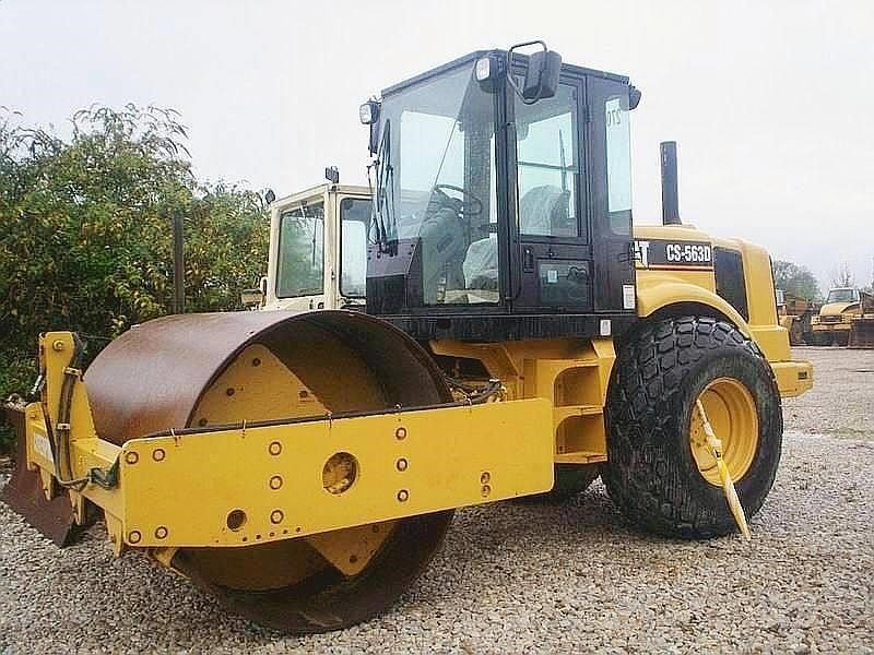 Сдам в аренду каток CAT cs 563d