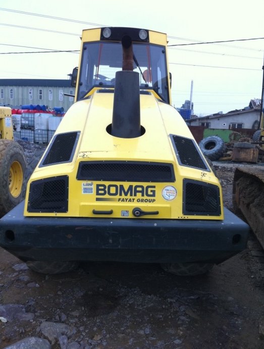 Каток BOMAG BW 213-D4 в аренду на любой срок