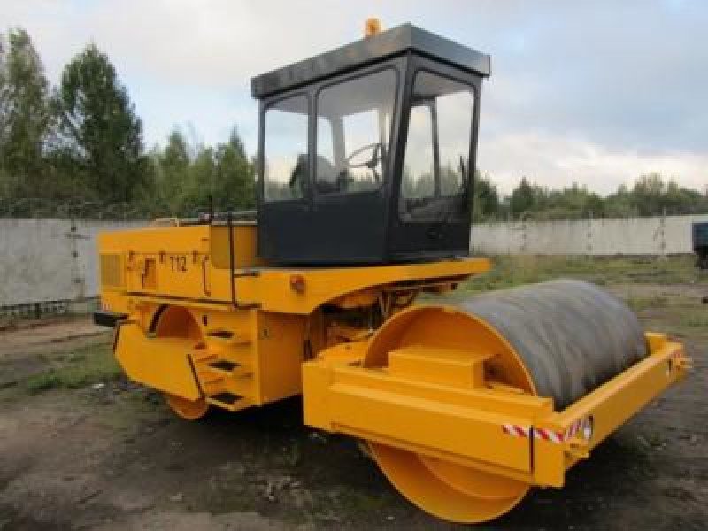 Грунтовый вибрационный каток XGMA XG6121 в аренду