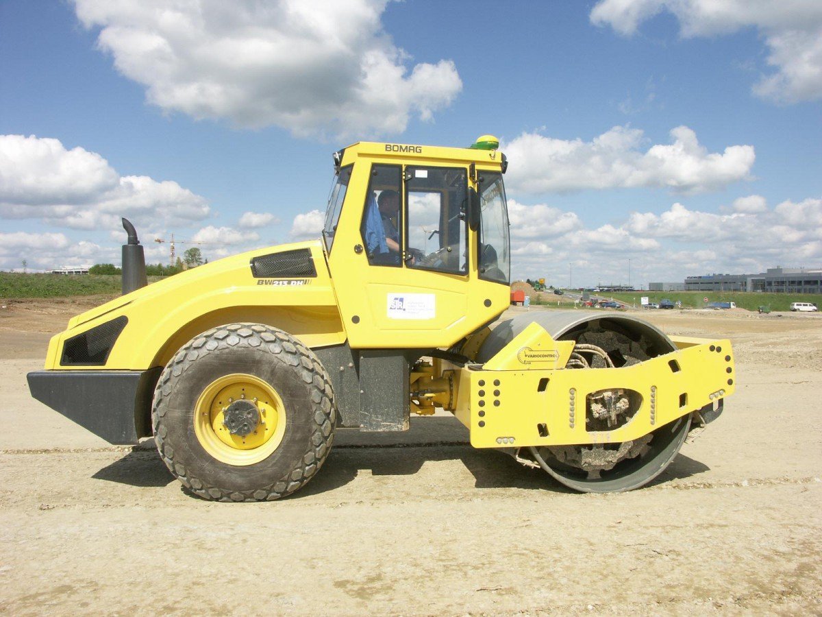 Каток bomag bw214 dh-4 в аренду недорого