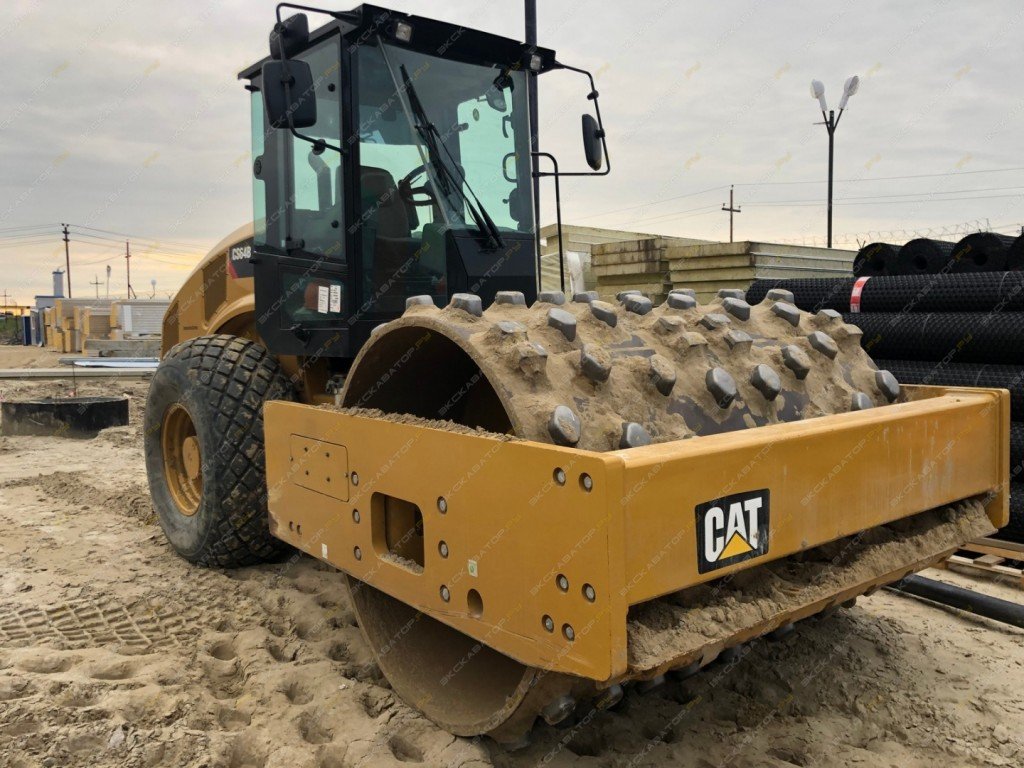 Аренда грунтового катка Caterpillar