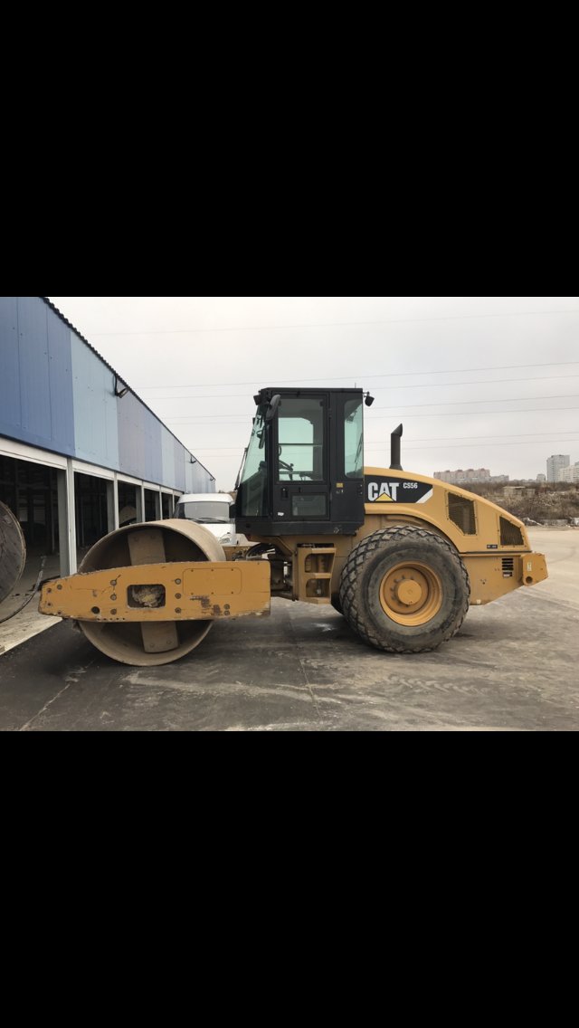 Виброкаток CAT Cs56