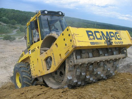 Аренда грунтового вибро катка Boomag 14 т