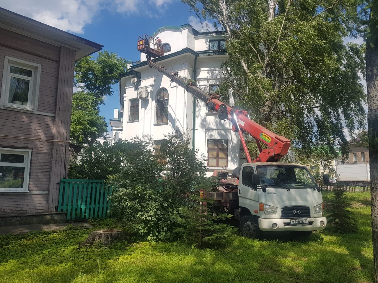 Аренда автовышки 28 метров